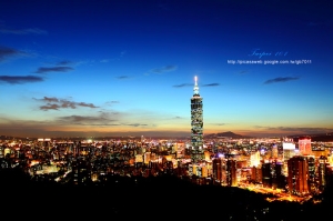 有沒有人爬六巨石摔下來過...