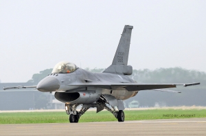 =岡山空軍官校之F16降落進場=