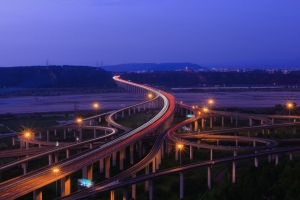 海風斷崖 S 彎道