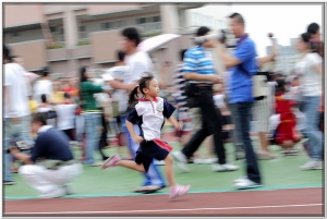 追焦拍攝小朋友