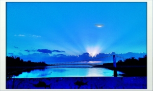 飛碟也來等日出~哈!!!