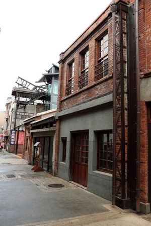 雨後散步，剝皮寮老街