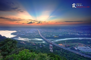 新北市三峽 霞光照鳶山