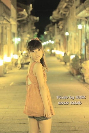 夏日的夜裡 想牽著你一直走下去(2010的第一次拍人像)