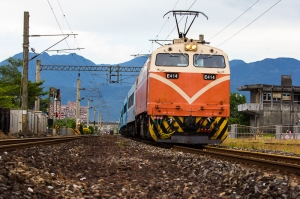 颱風天，拍火車天