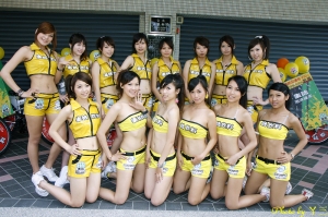 聽奧遊行▲生活美眉向後轉▼