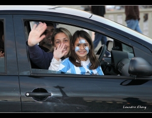 燒A，阿根廷慶祝進入八強 - Leandro