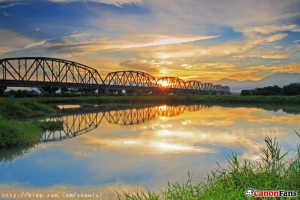 紅了~舊鐵橋