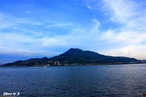 淡水海邊  日落月升 by 18-55