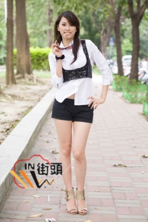 【街拍美女】-小月@勤美誠品