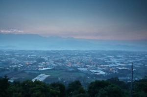 日與晨 新社胡明月山房