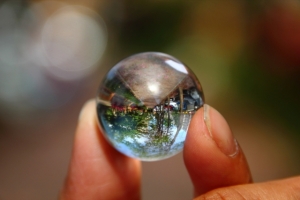 魔術般的彈珠倒影攝影