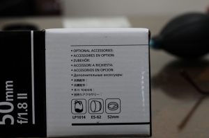 [開箱]50mm F1.8入手