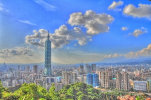 Taipei 101反雲隙光