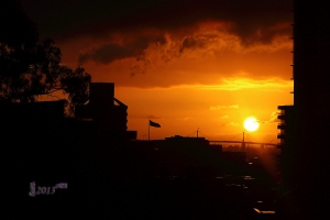 落日與雲隙光 --- Howado