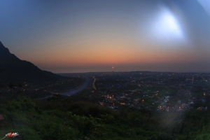 用拔鏡頭蓋玩重複曝光...