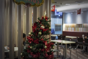 耶誕活動─麥當勞製做薑餅屋