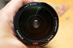 差一點進垃圾桶.....蔡司 16m F2.8 HFT 魚眼鏡