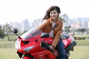 Riverside Anita -- 好攝外拍