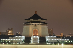 小白 II + 17-40mm L  總統府夜拍