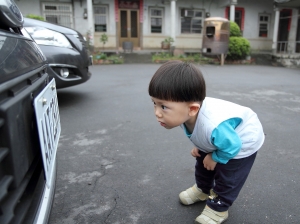 還是小孩最可愛了…卡哇依