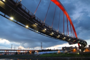 彎彎彩虹橋