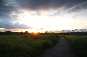 夕陽舊鐵橋