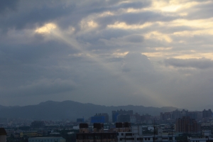 絕望看見希望--驚見日環食 (含日食變化圖)