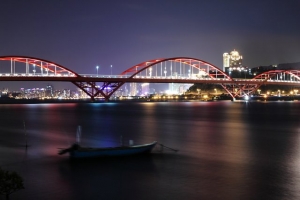 越夜越美麗的關渡大橋