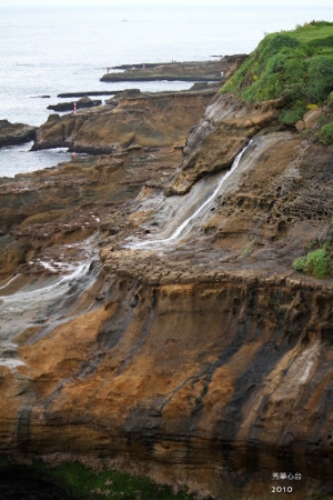 雨中的鼻頭角漁港