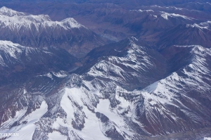 航拍西藏雪山
