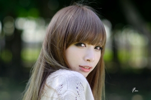 綠光下音樂才女 Ria 無双樂團 打擊手