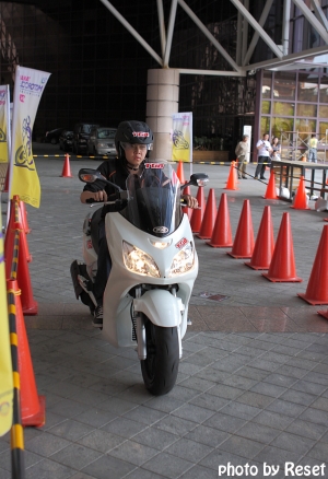 過期的摩托車站 特技篇