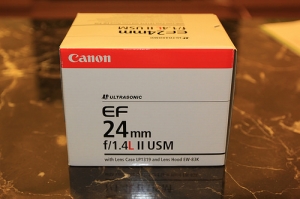 Canon EF 24mm f/1.4L II USM不專業的開箱照