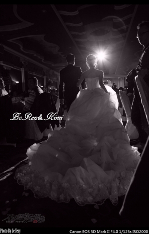 結婚進場&新郎伏地挺身