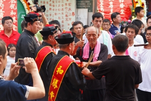 廟會遶境進廟參拜