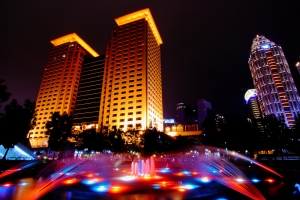 板橋車站七彩噴泉