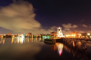 蓮池潭晨景槓龜~遇到神蹟了嗎?