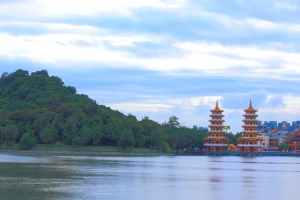 高雄風景_左營蓮池潭陰雨綿綿
