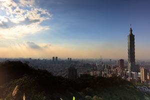 霧矇矇のTAIPEI 101