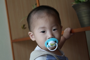 天真的表情，你如何解