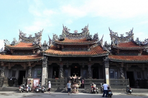 另類賞鳥行  三峽祖師廟