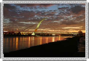 貼幾張2007年台風前夕拍的大直橋-300D拍