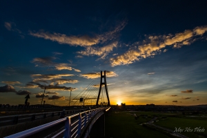 康芮颱風前之新北大橋夕彩