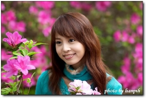 剛出道的Flora