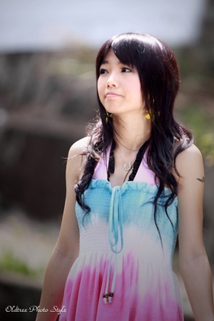 美眉外拍4-野溪夢幻比基尼-小莉