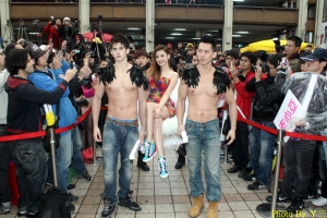 ▼安心亞 呼呼▲台北簽唱會(影片)