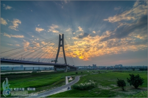 新北大橋．雲彩燒