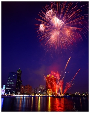 遲來的港都煙火秀(4x5底片)