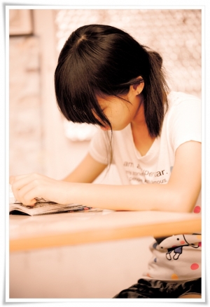 閱讀的少女